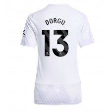 Manchester United Patrick Dorgu #13 Bortatröja Dam 2025-26 Korta ärmar